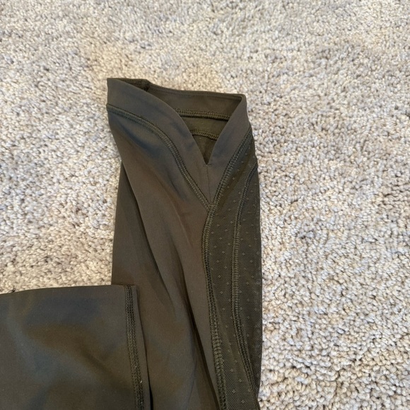 Lululemon Athletica Revitalize Crop Leggings SZ 6 Dark Olive - Picture 5 of 7
